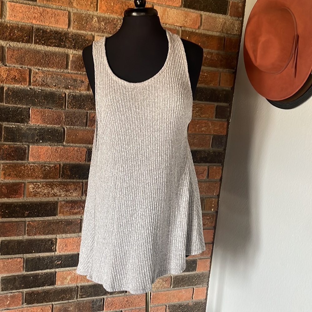 Gray Knit Tank Sweater by PPLA‎